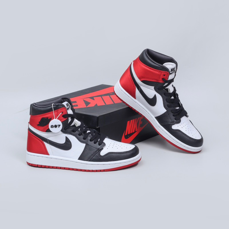 black jordan ones high top